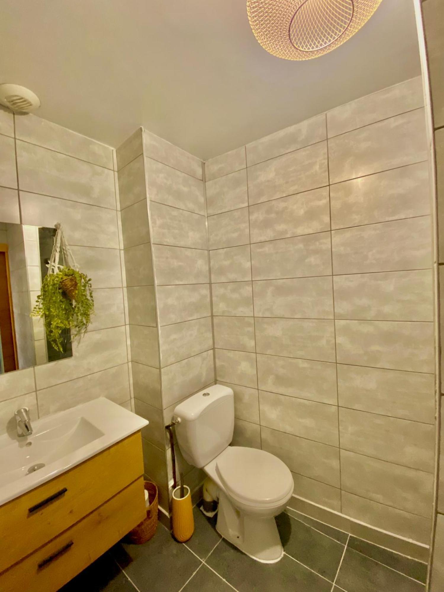 Appartement Chloe Du Lac Montferrat  Buitenkant foto