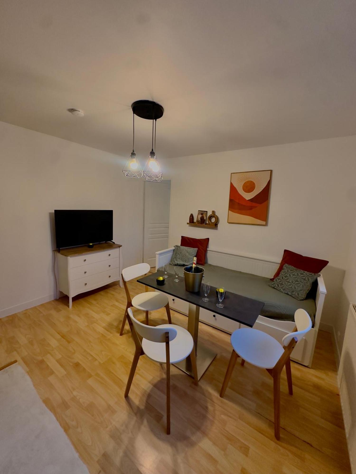 Appartement Chloe Du Lac Montferrat  Buitenkant foto