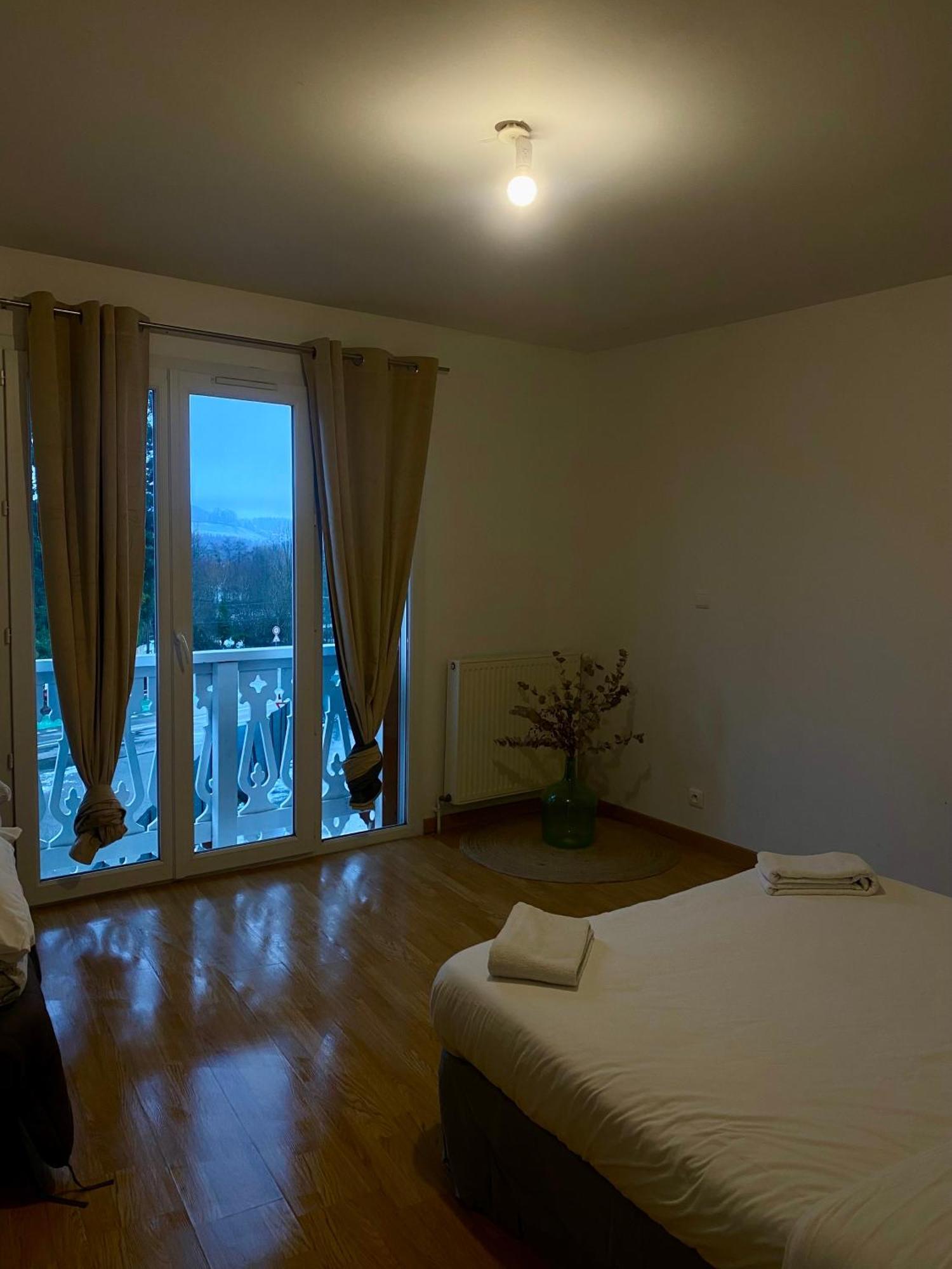 Appartement Chloe Du Lac Montferrat  Buitenkant foto